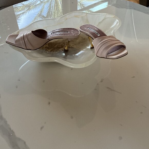 Manolo Blahnik Pink Slide sandals with gold tip heel - Picture 4 of 6